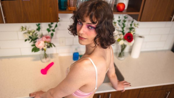 [Femout.xxx] Zoie White - Zoie Heats Up the Kitchen 28 Jul 2022 [HD, 1080p]