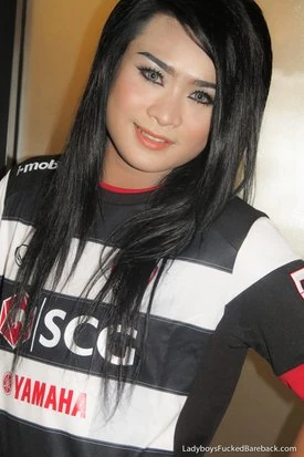 Aum 3 Ladyboy Biography, Profile and Videos