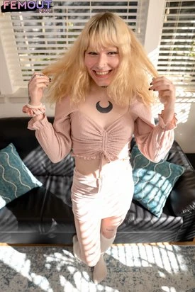 Bella Bunny Biography, Profile and Videos